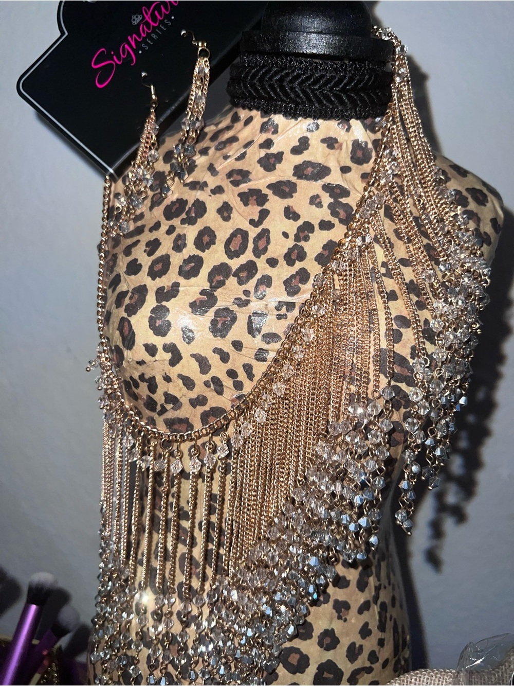 Paparazzi ZI Collection Gold necklace and earring set (The Donnalee)